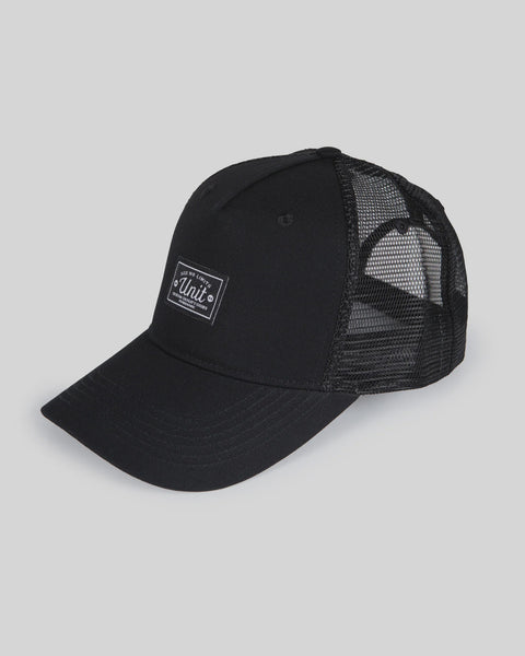 CURVE PEAK TRUCKER