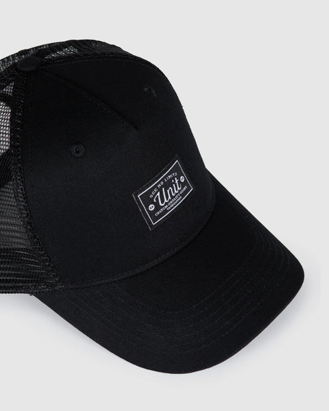 CURVE PEAK TRUCKER
