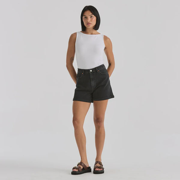 GIRLFRIEND SHORT CHARRED BLACK