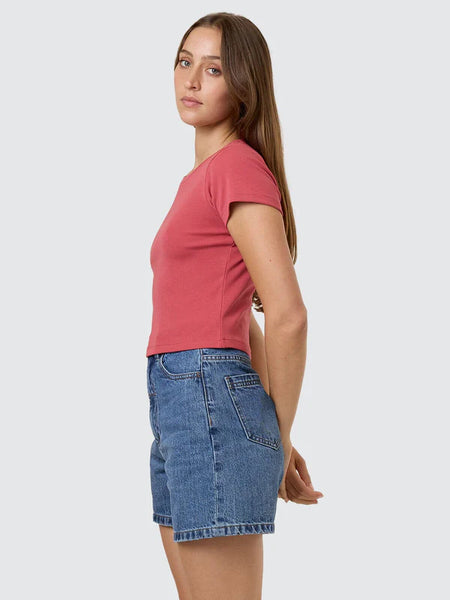 Minimal Thrills Mini Tee -redwood