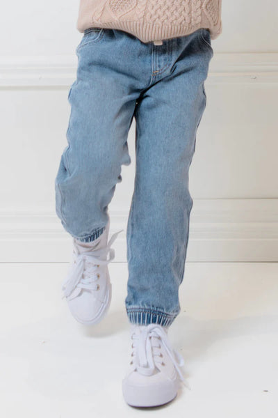 LIGHT WASH DENIM JEANS